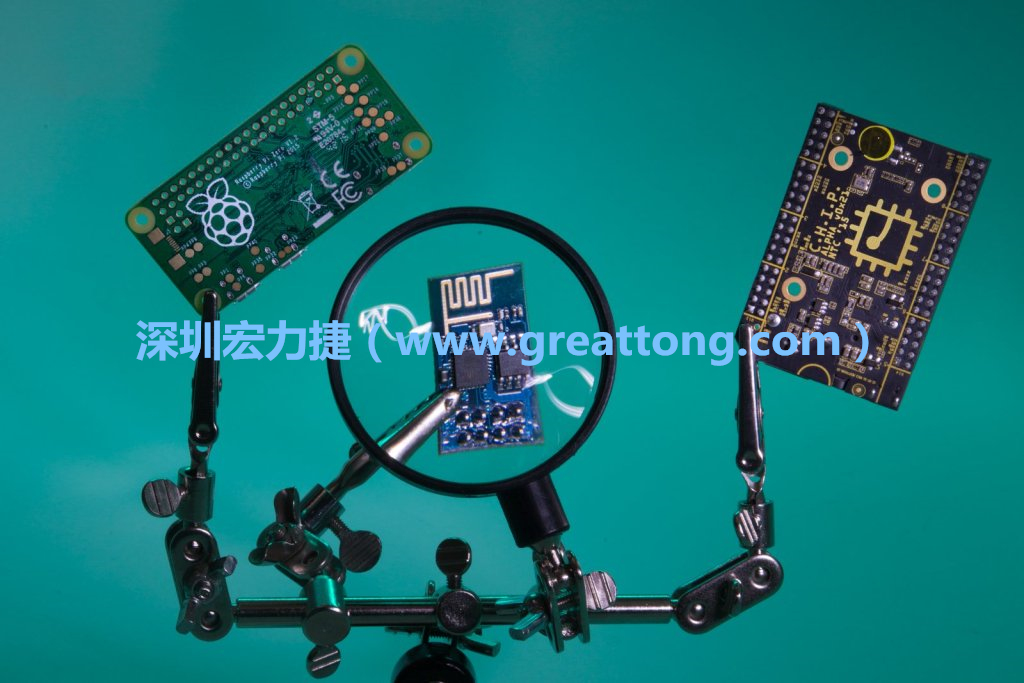 A Raspberry Pi Zero、ESP8266和CHIP。