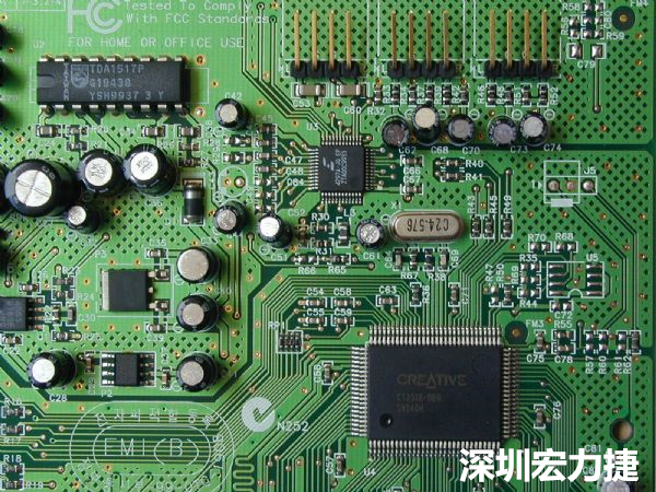 針對PCB區塊產生的EMI干擾問題，可使用EMI改善對策元件重點改善。